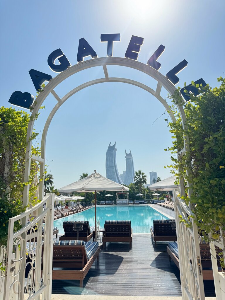 مطعم Bagatelle Beach Club Doha ، الضعاين، صورة