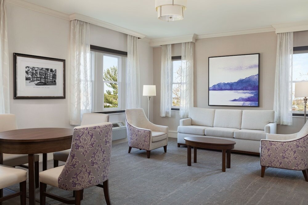 Фото The Grand Summit Hotel