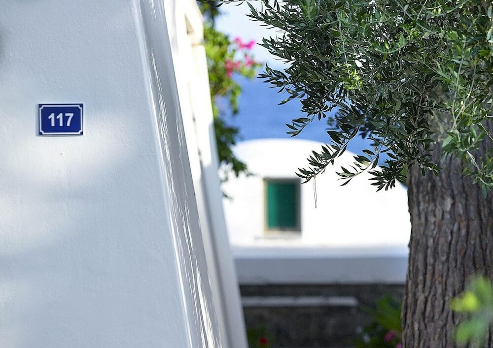 Фото Kakkos Beach Hotel - Adults Only