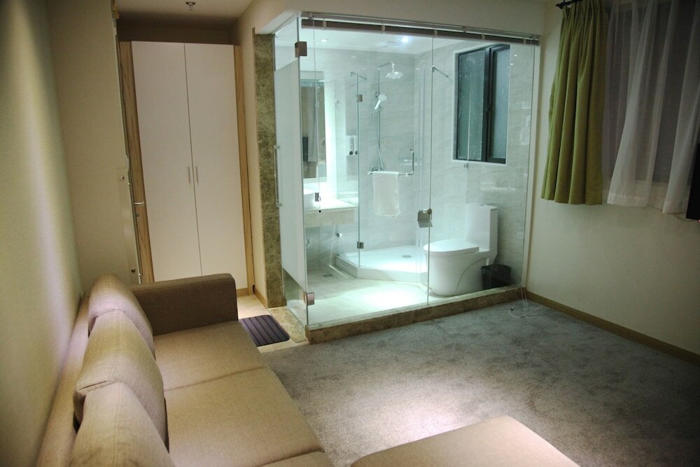 Фото Fish Inn Shanghai East Nanjing Road