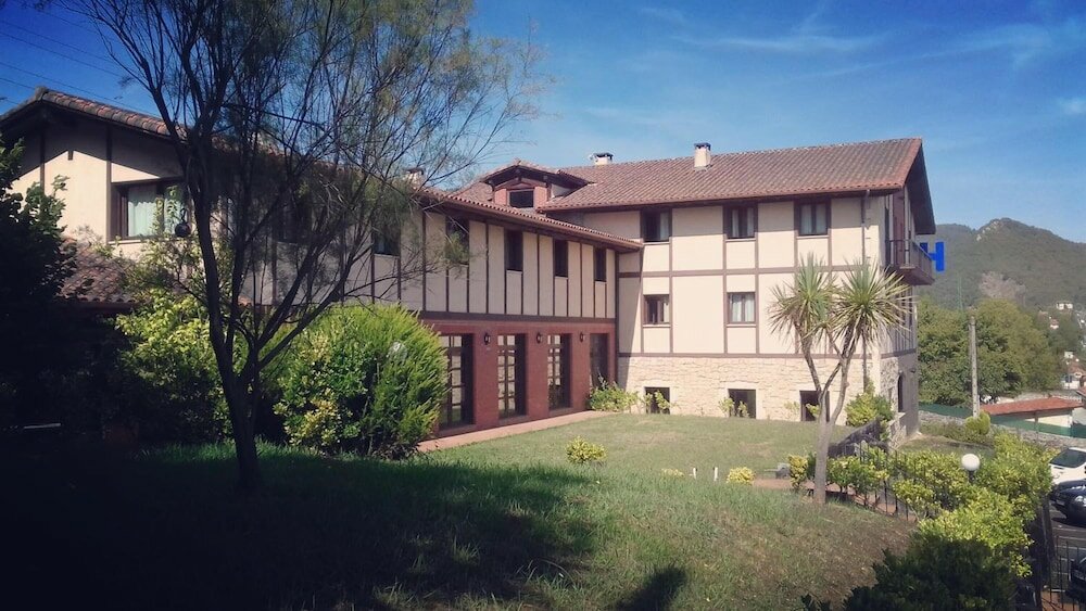 Фото Hotel Ibaigune
