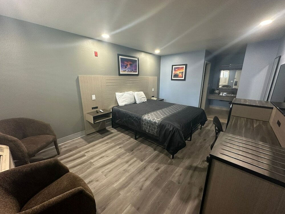 Фото Orange Tustin Inn