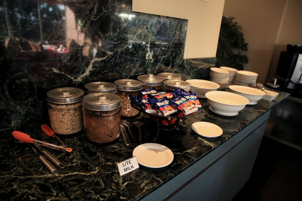 Фото Twin Towers Inn