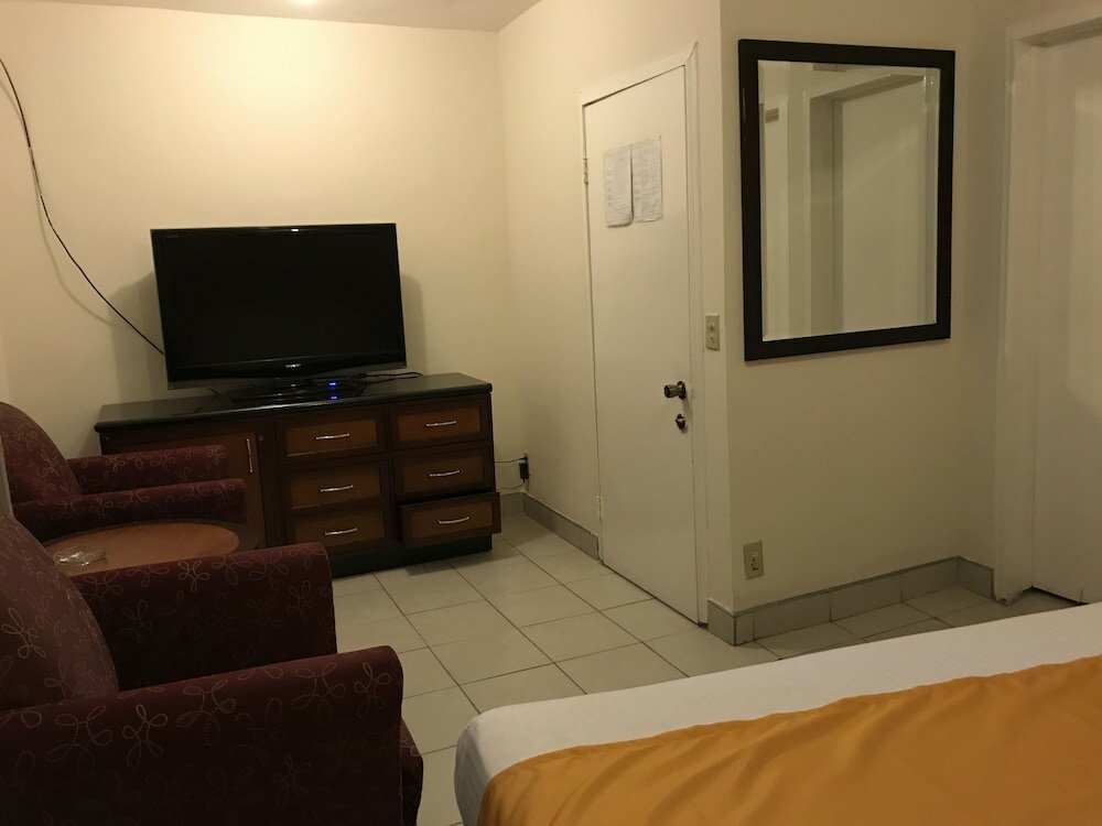 Фото Hotel Guillen Jr