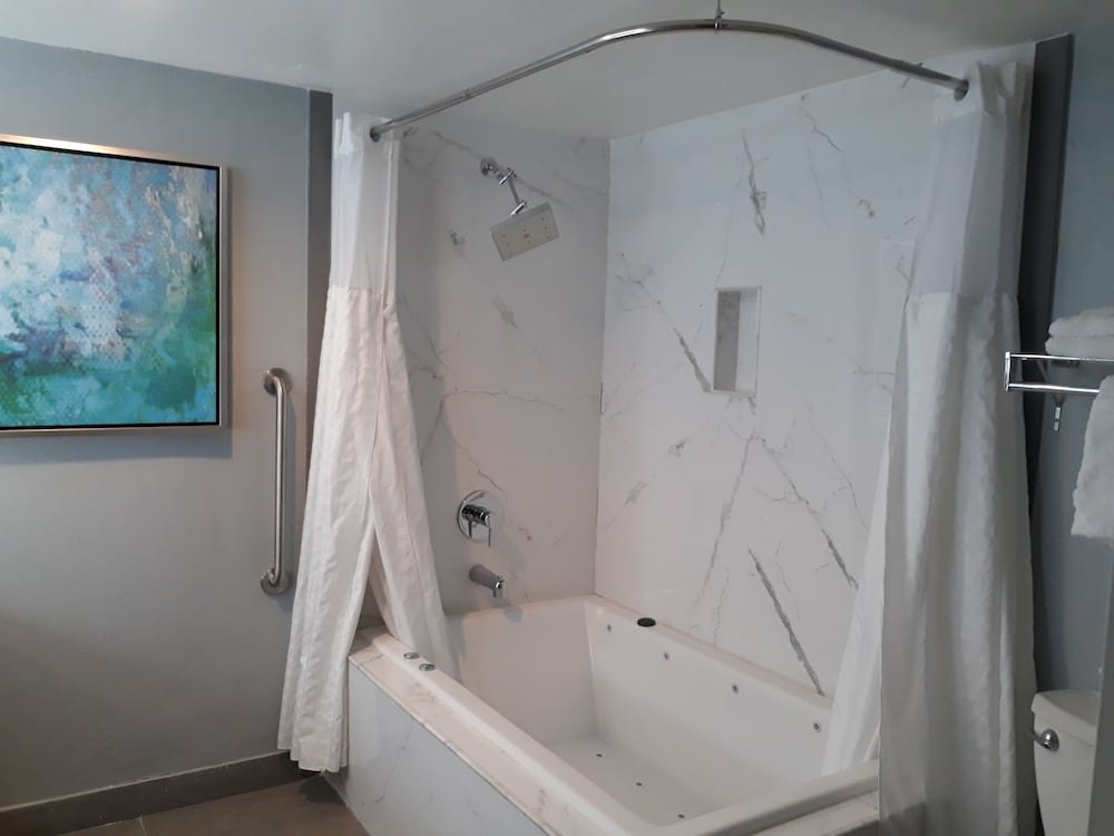 Фото Clarion Pointe El Cajon San Diego East