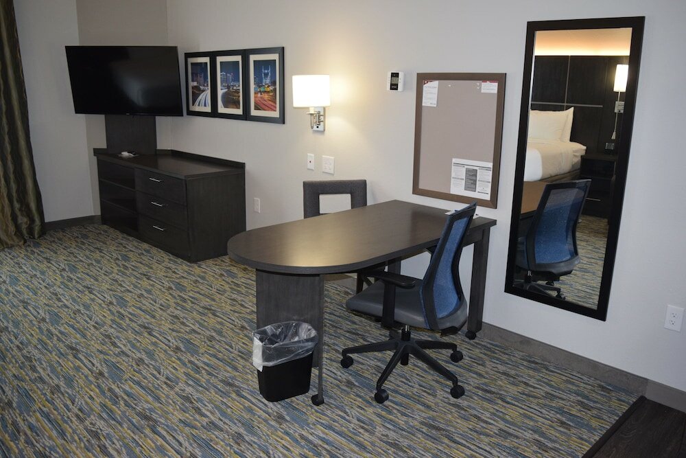 Фото Candlewood Suites Nashville - Metro Center, an Ihg Hotel