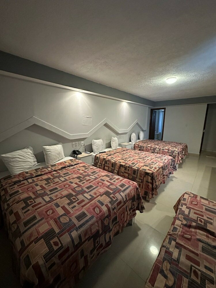 Фото Impala Hotel in front of the Ado