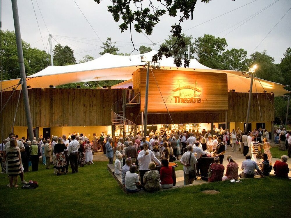 Фото Kilworth House hotel & Theatre