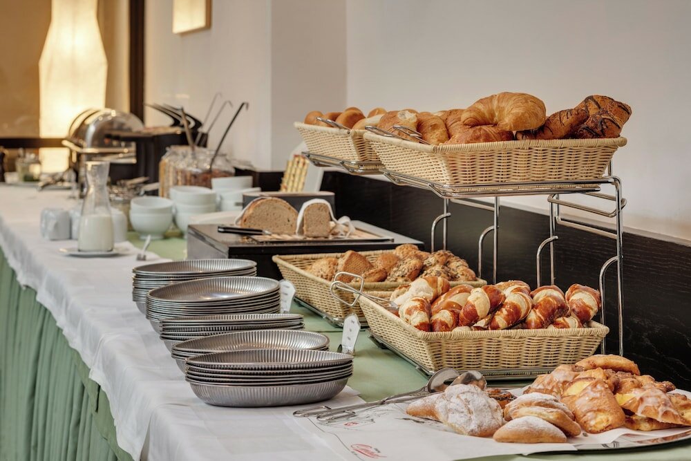 Фото Hotel Central