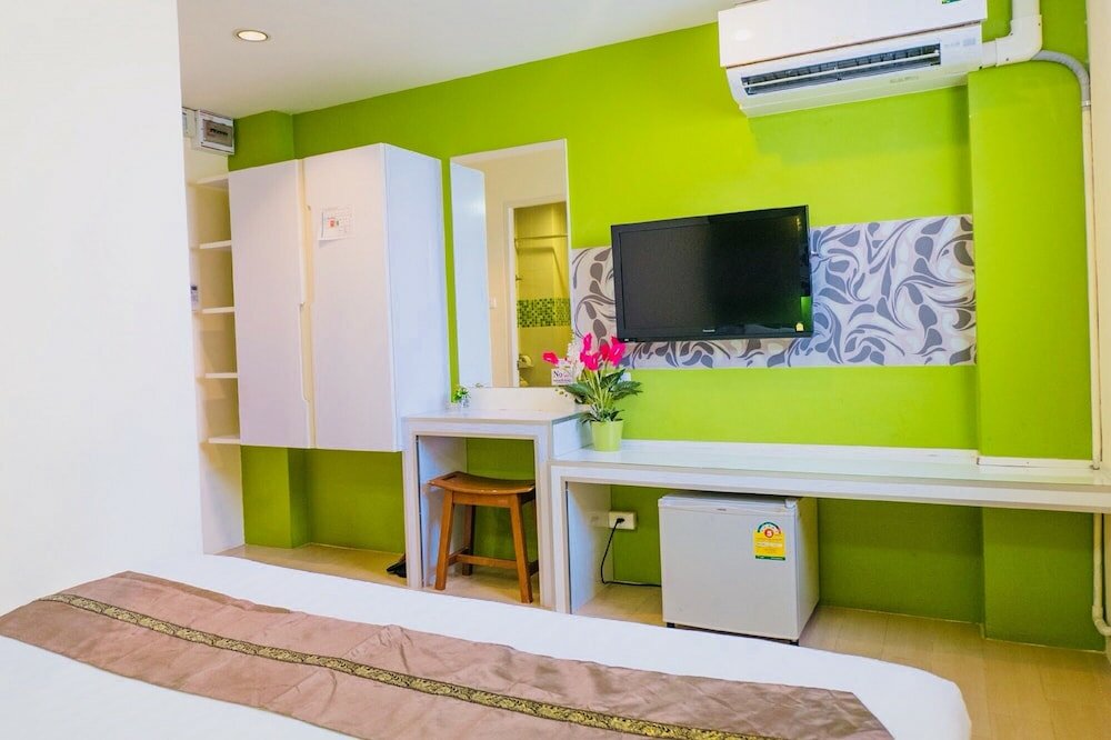 Фото The Konnect Hotel