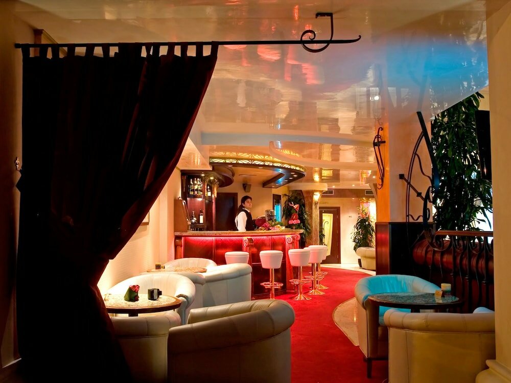 Фото Hotel Capitol