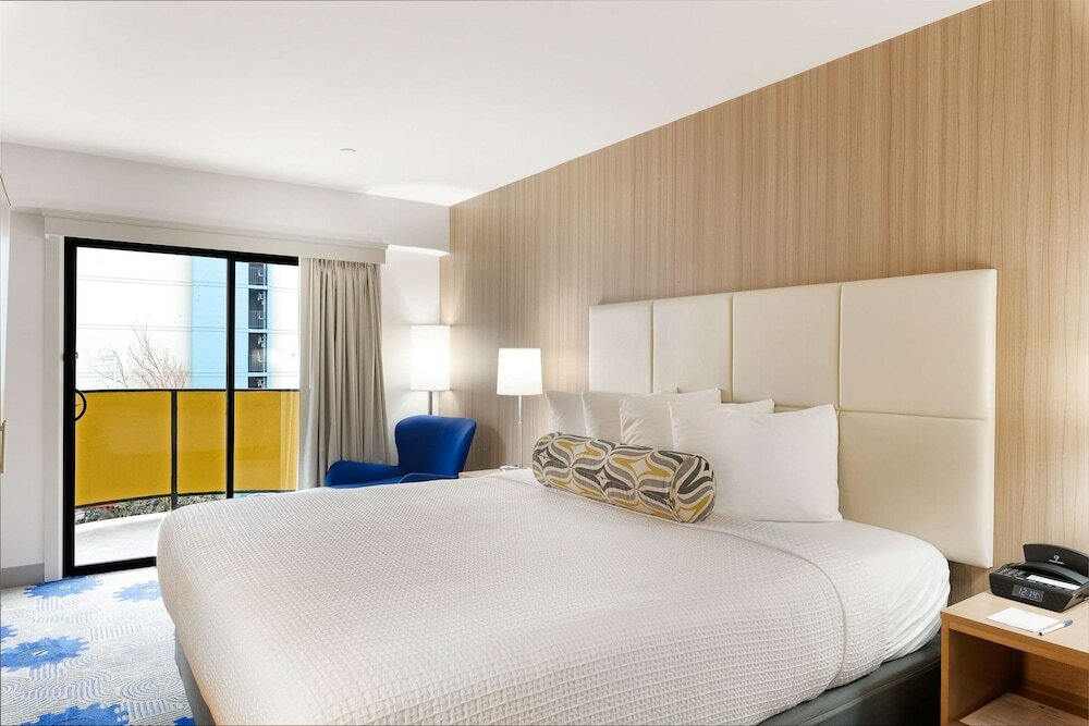 Фото Best Western Red Coach Inn