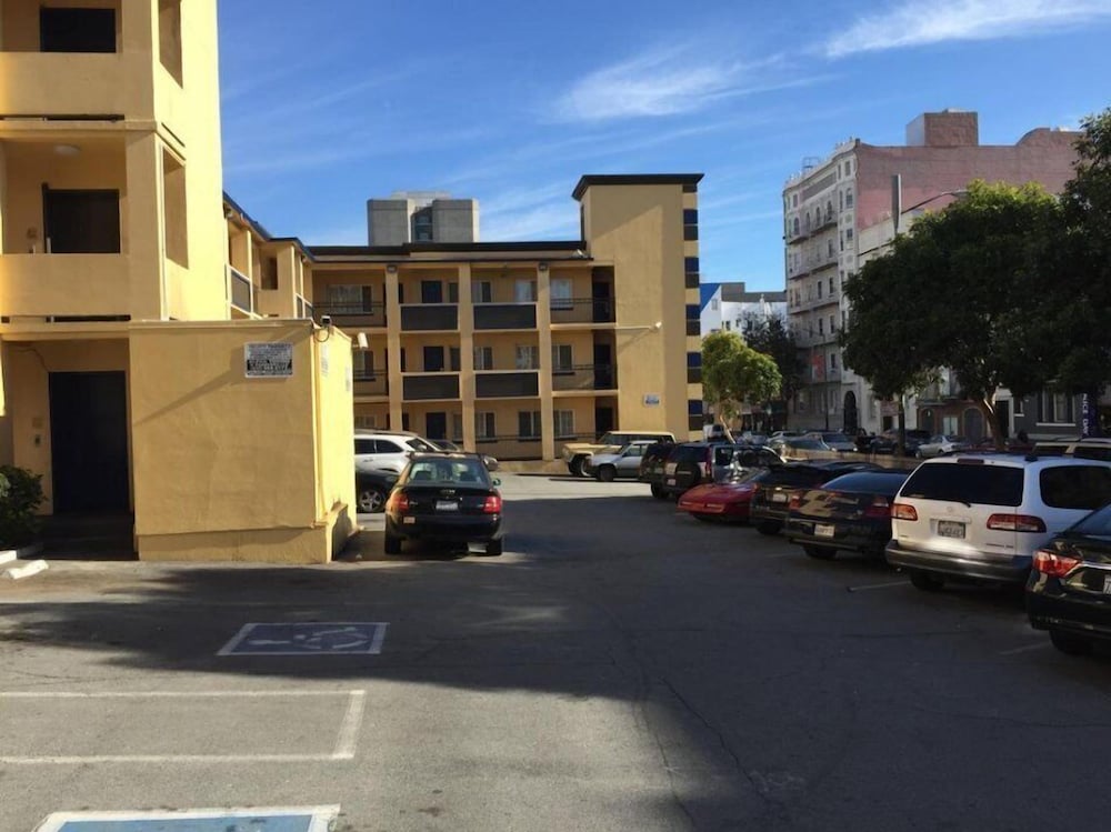 Фото Civic Center Inn