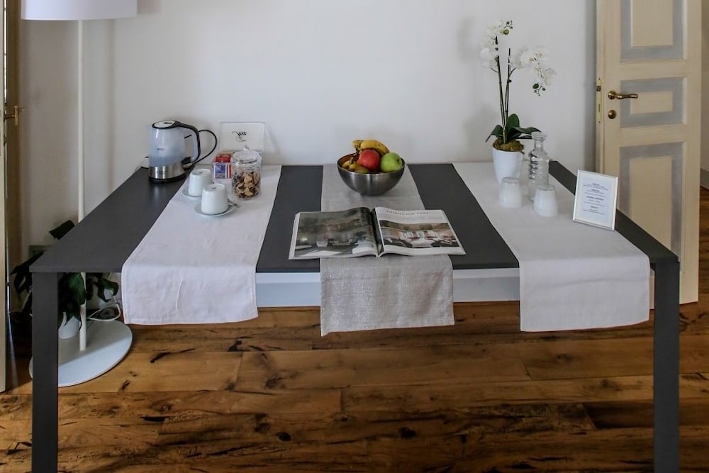 Фото B&b Le Logge Luxury Rooms