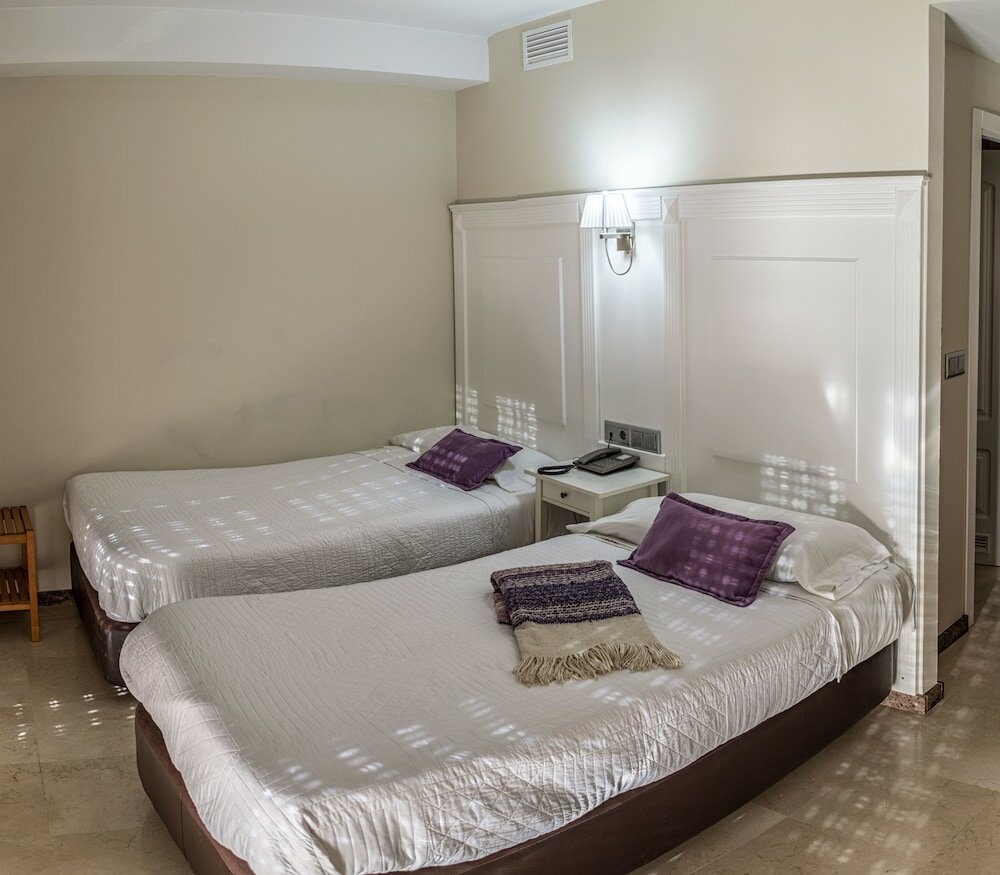 Фото Hotel Sevilla