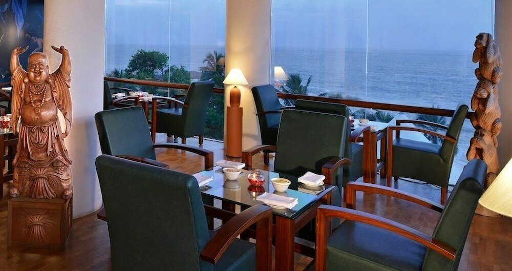 Фото Gokulam Grand Turtle On The Beach