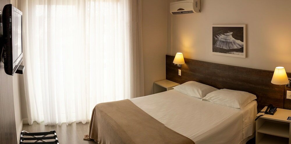 Фото Charrua Hotel