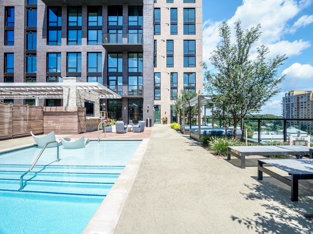 Фото Global Luxury Suites at Reston Town Center