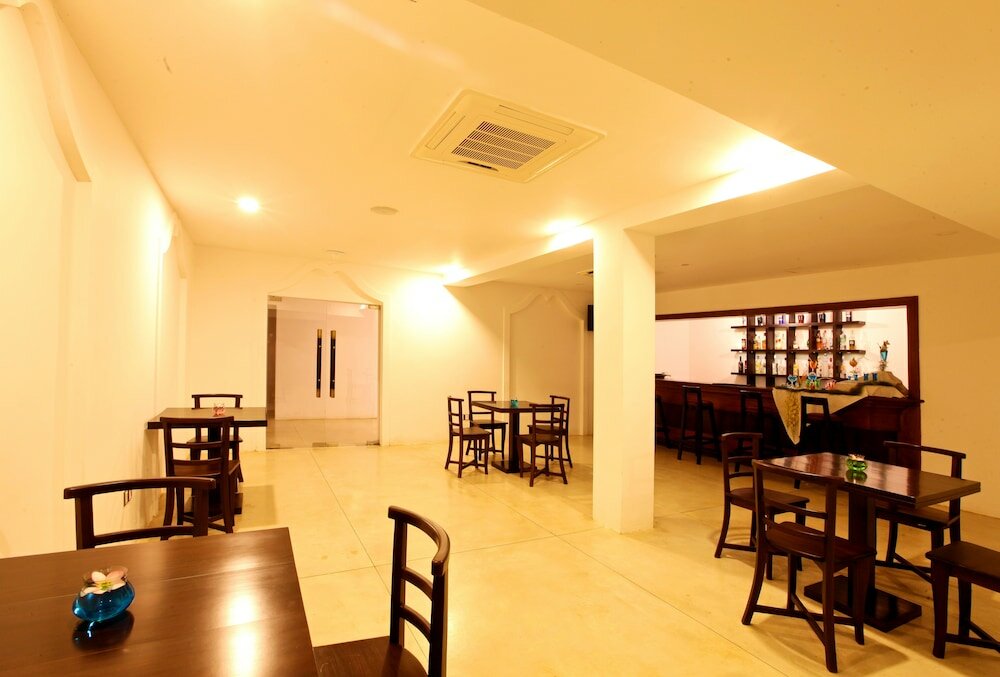 Фото Rajarata Hotel