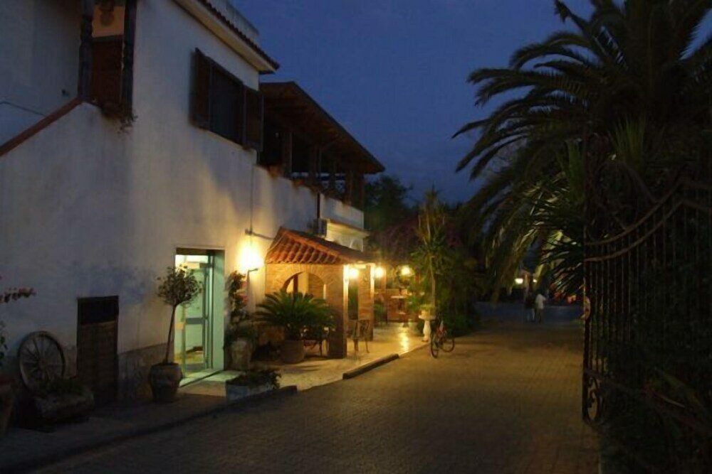 Фото Albergo Il Giardino