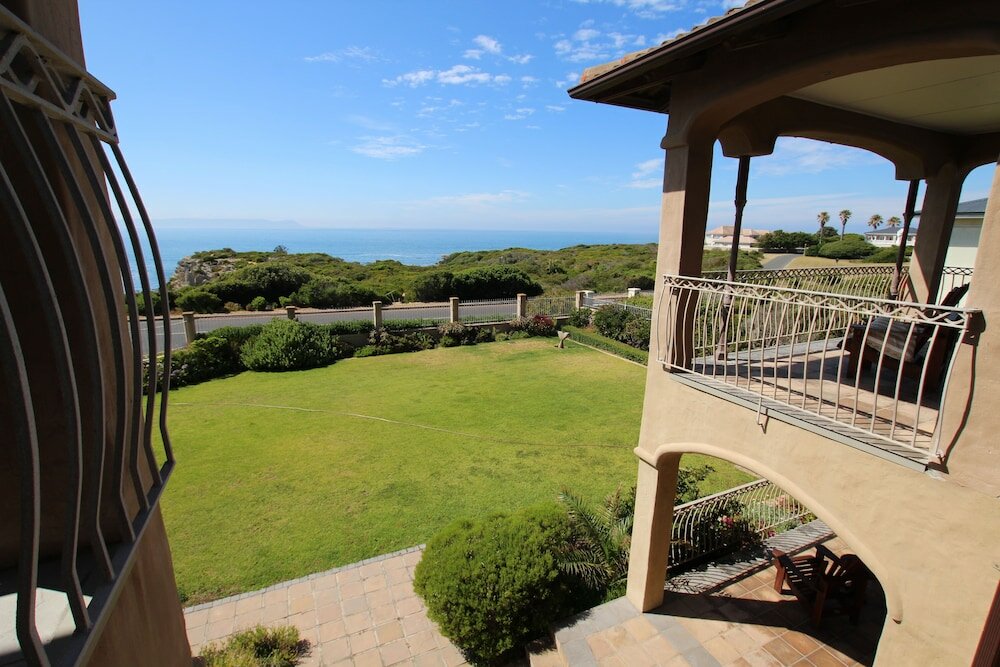 Фото On the Cliff Guest House