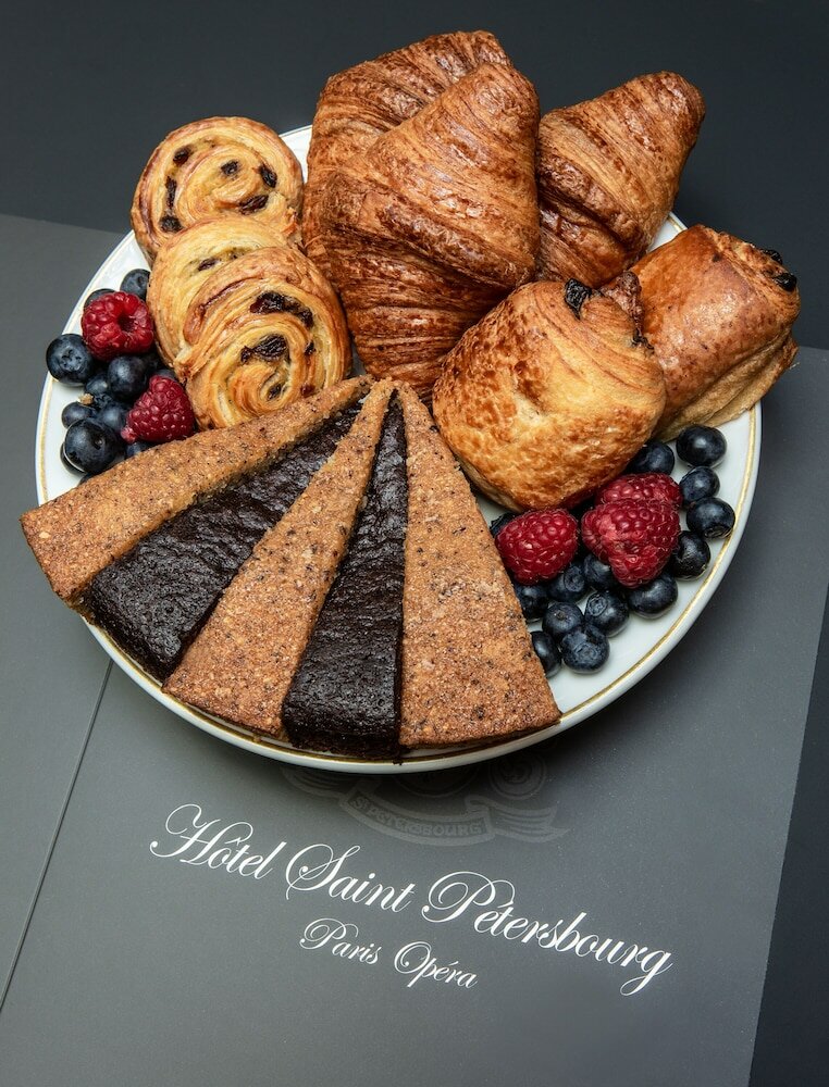 Фото Hotel St Pétersbourg Opéra & SPA