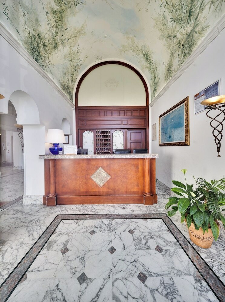 Фото Hotel de La Ville