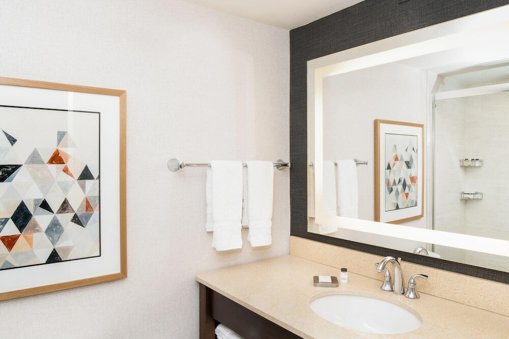 Фото Sheraton Ann Arbor Hotel