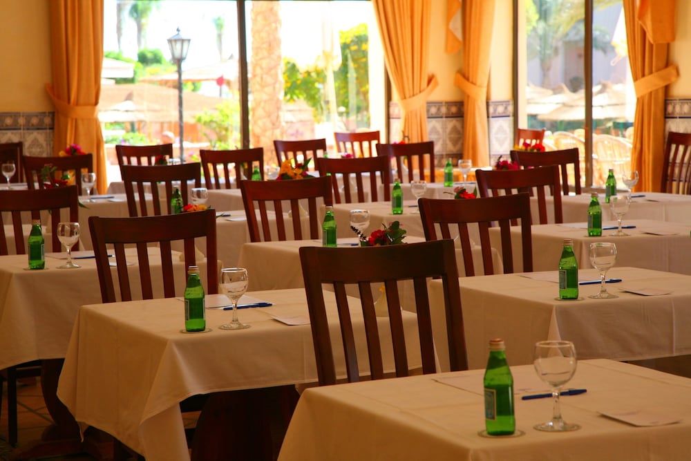 Фото Flamenco Beach and Resort