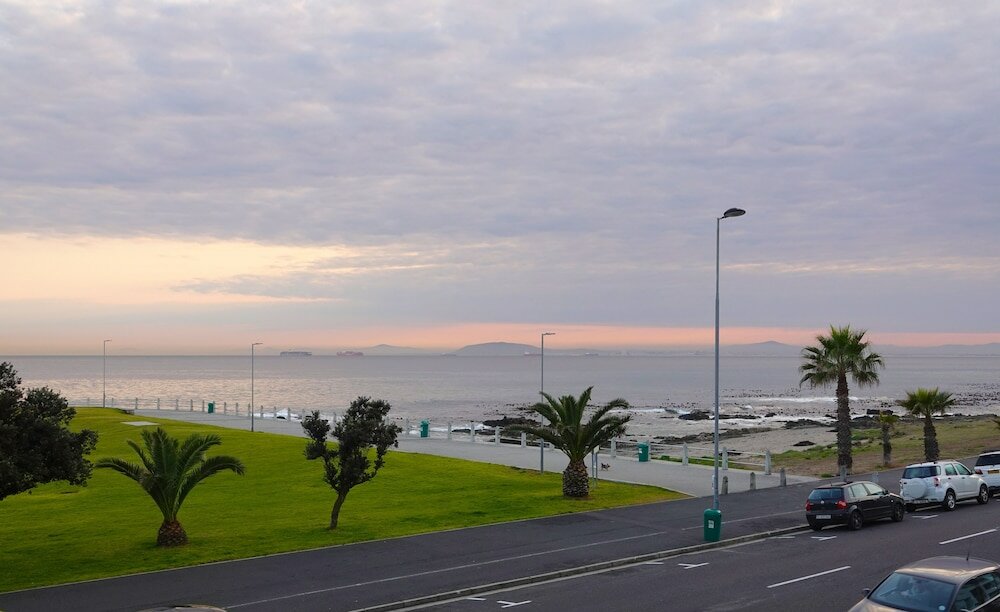 Фото Dolphin Inn Guesthouse