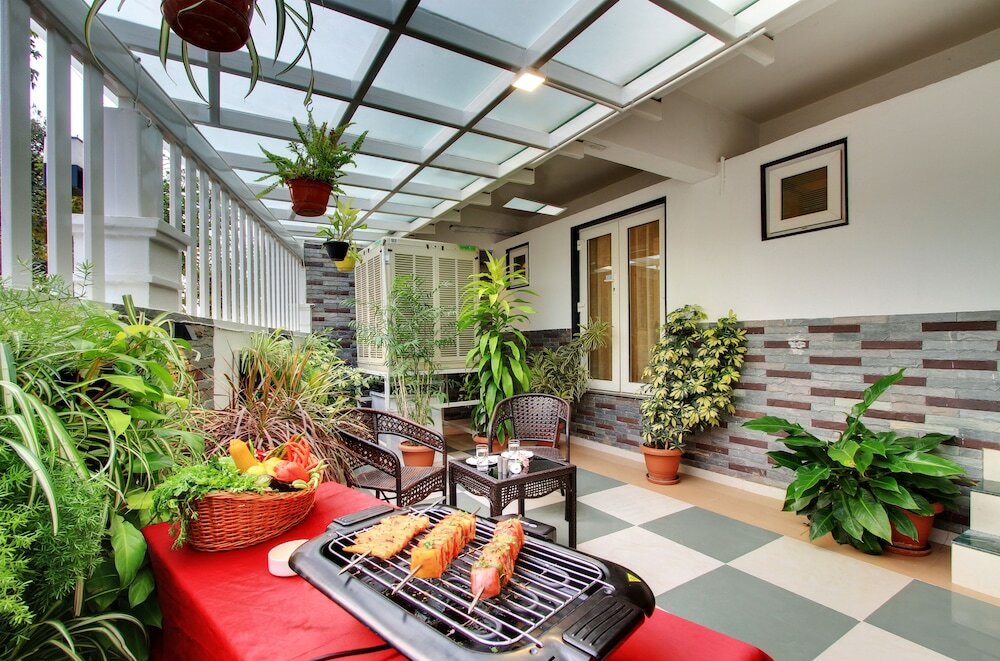 Фото White Castle Corporate Residences