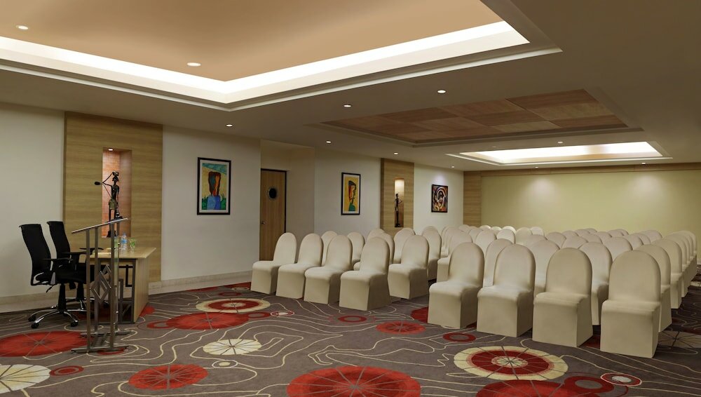 Фото Lemon Tree Hotel, Dehradun