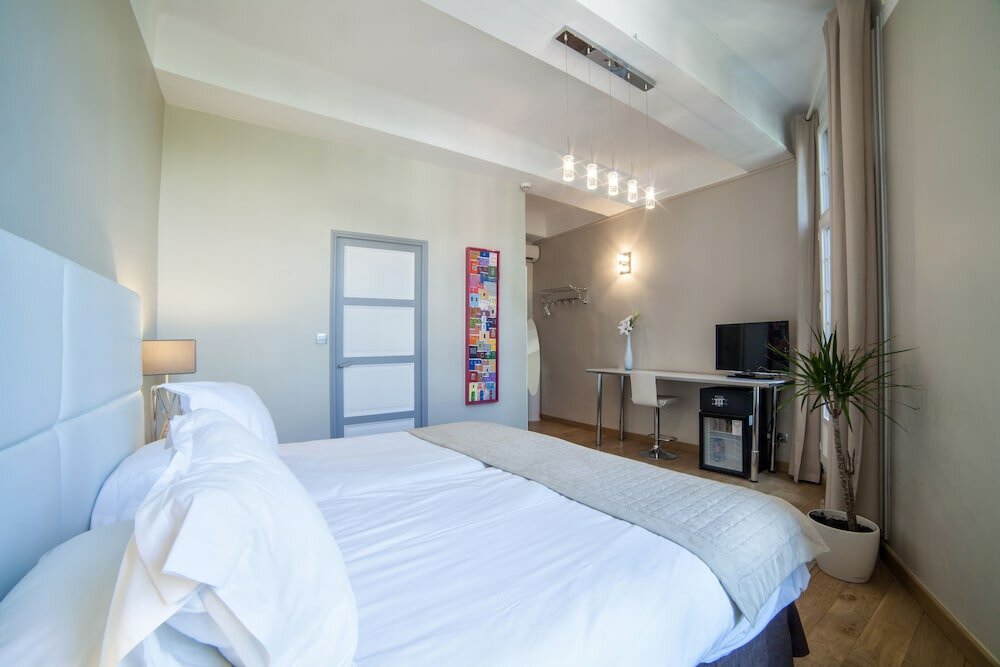 Фото Hôtel De France