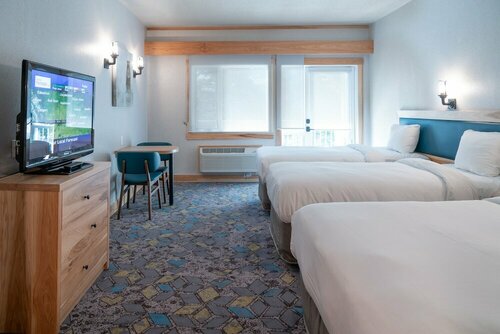 Внешний вид отеля Tunnel Mountain Resort в Банфе, фото 3