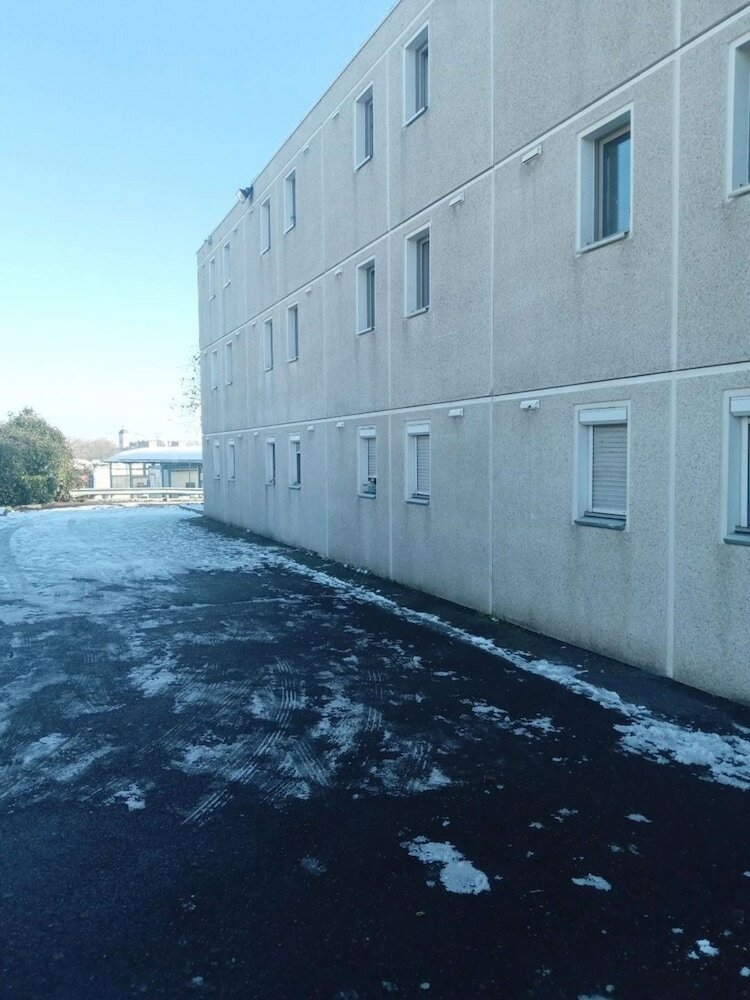 Фото Premiere Classe Saint Brice Sous Foret