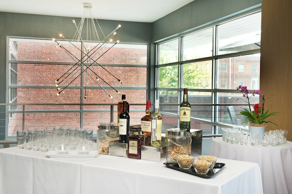 Фото Courtyard by Marriott Seattle Everett Downtown