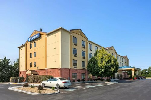 Внешний вид отеля Comfort Suites Grantville - Hershey North в Восточном Ганновере Таунишипе, фото 1