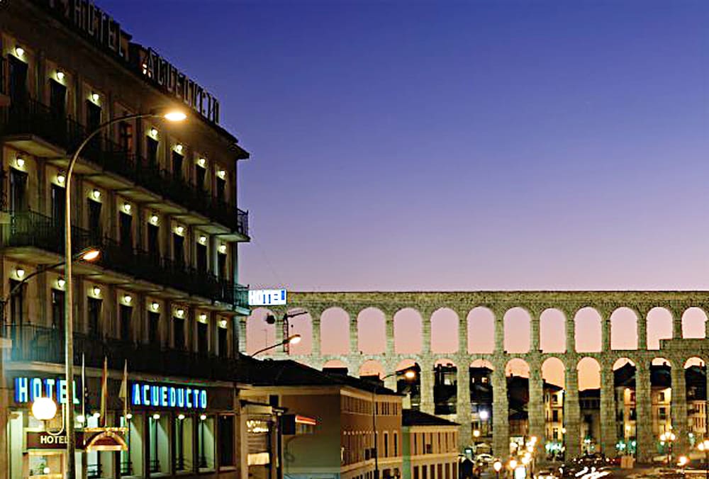 Фото Hotel Ele Acueducto