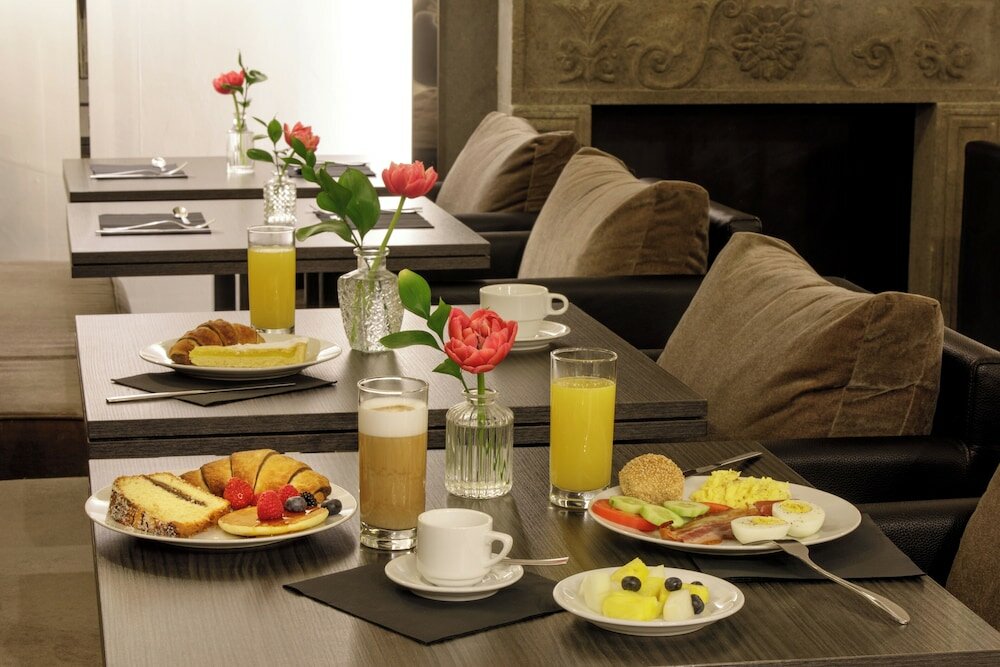 Фото Royal Court Hotel