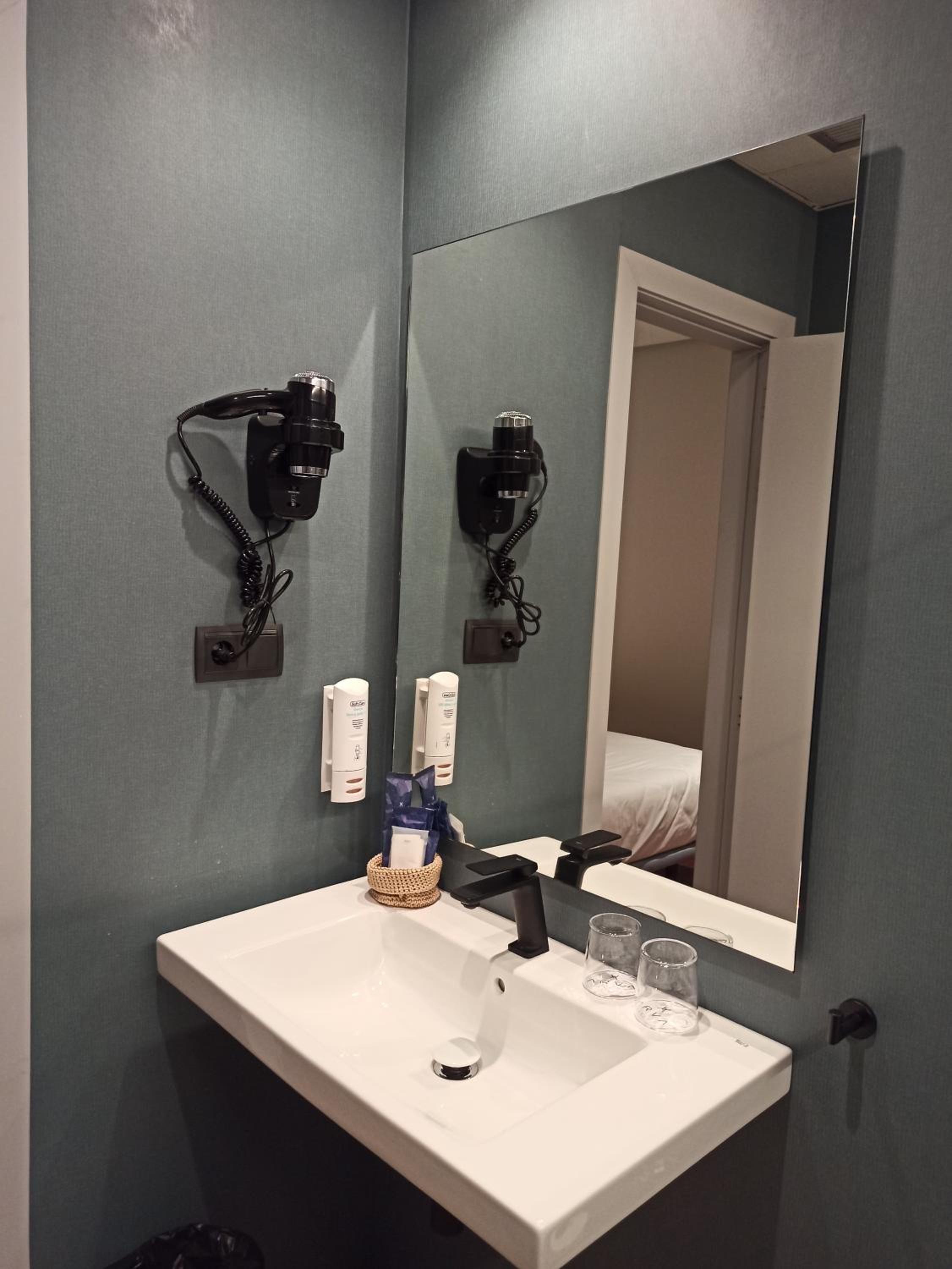 Фото Hotel SPA Paris