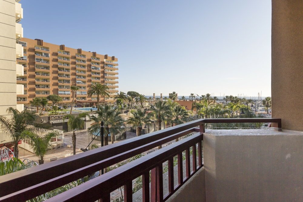 Фото Hotel Las Palmeras Affiliated by Fergus