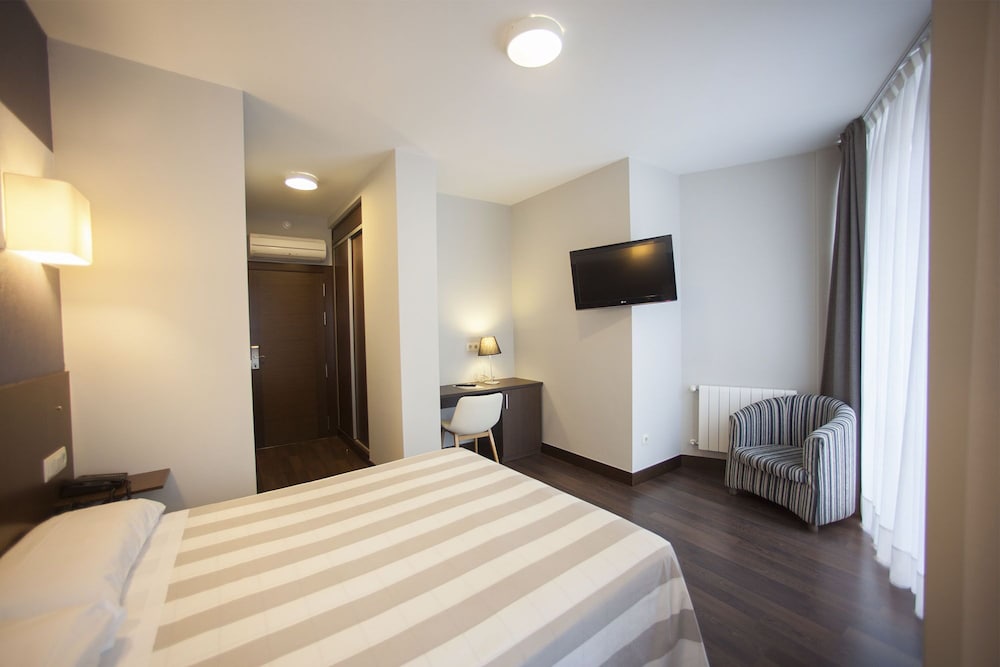 Фото Hotel Sirimiri