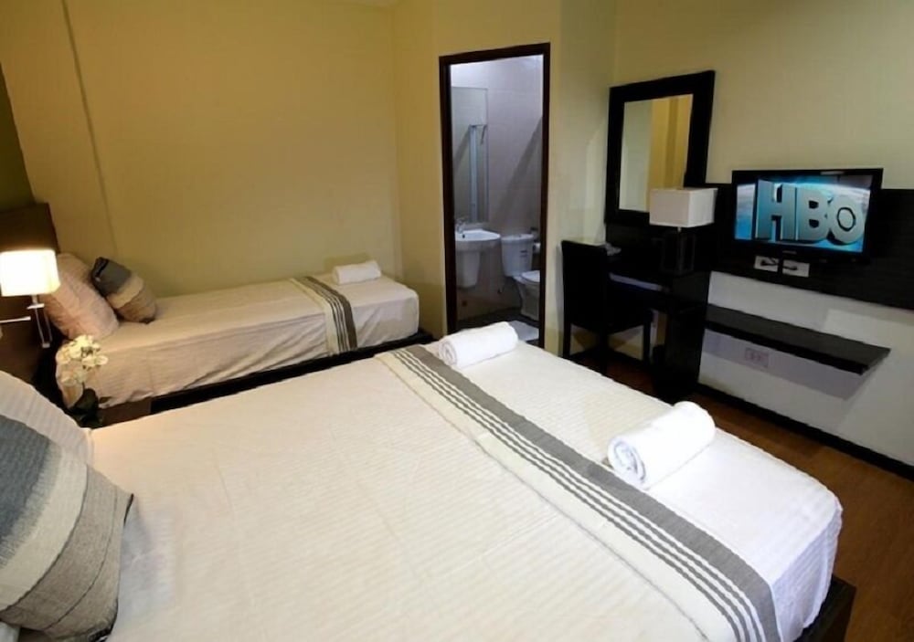 Фото Lorenzzo Suites Hotel