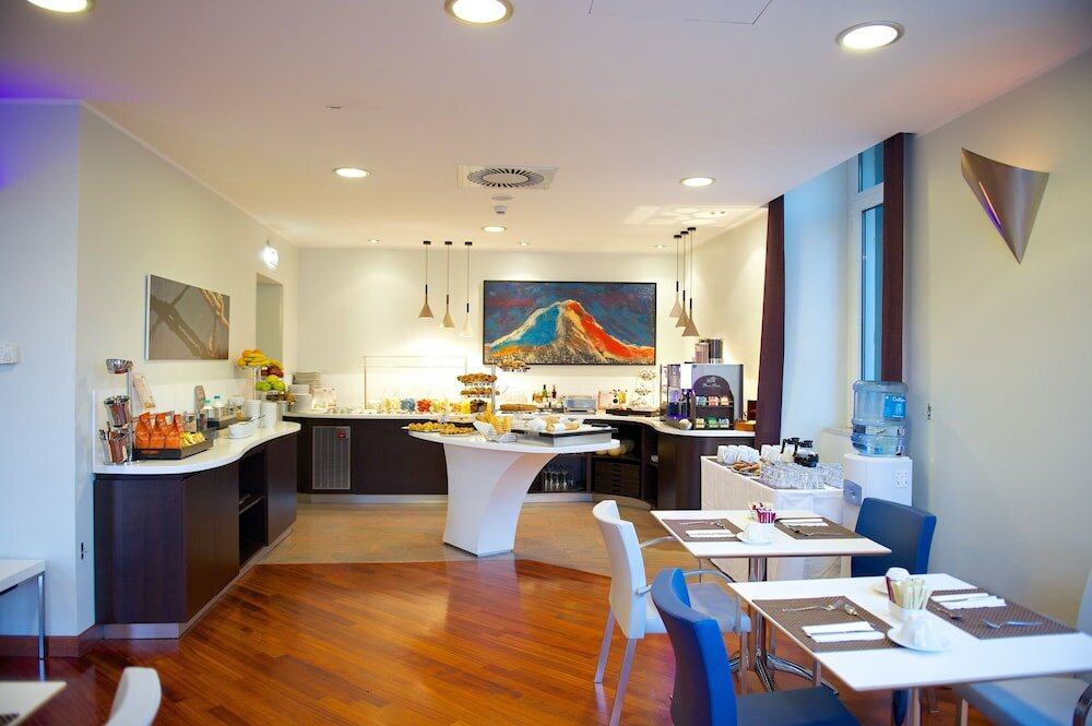 Фото Mercure Napoli Centro Angioino