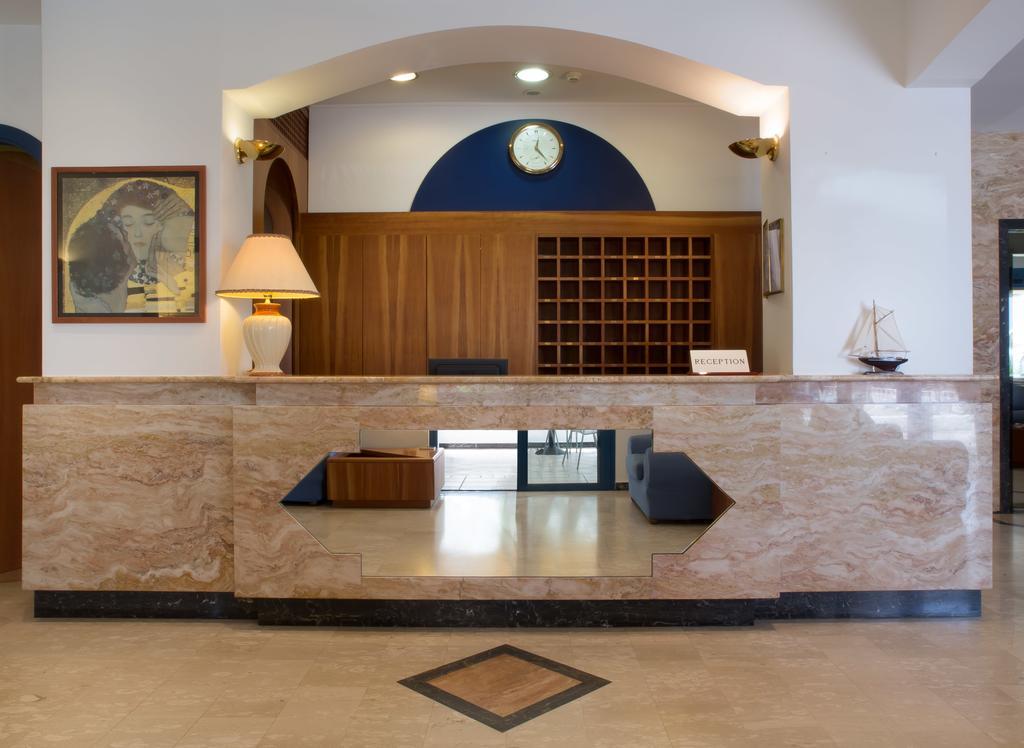 Фото Hotel Ascot