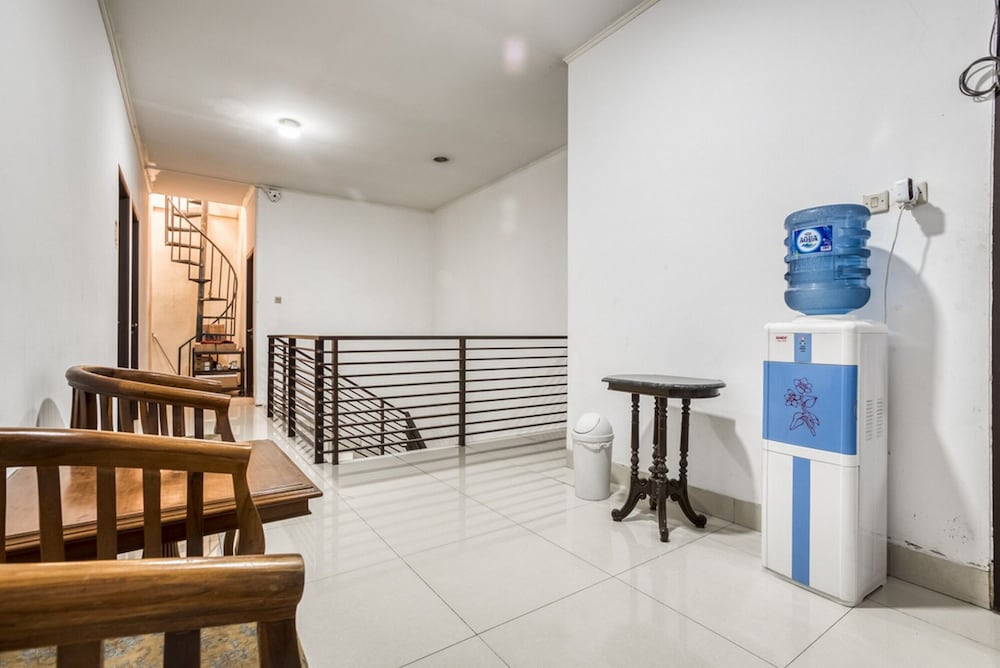 Фото Reddoorz @ Kemanggisan