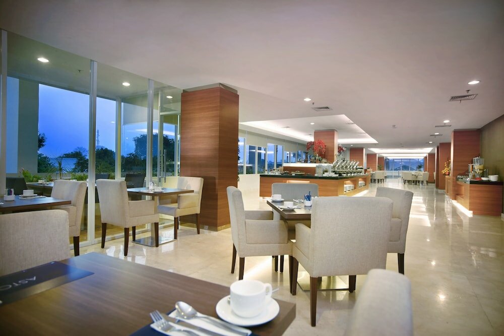 Фото Aston Madiun Hotel & Conference Center