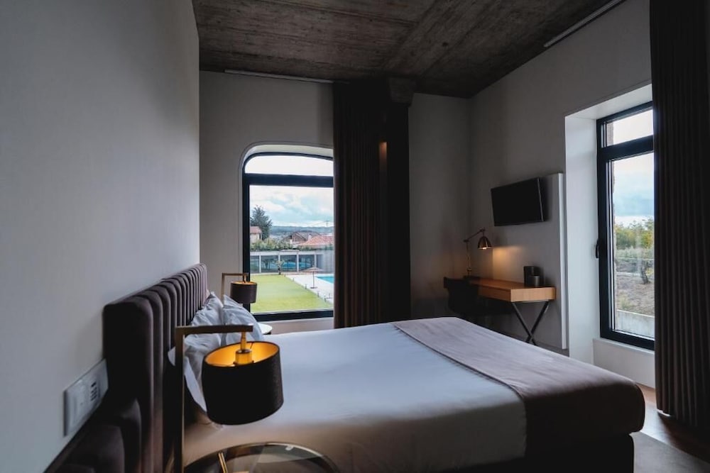 Фото Borralha Hotel