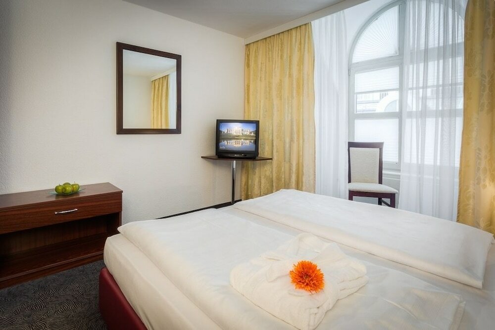 Фото Hotel Enziana Wien