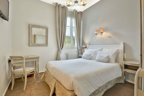 Внешний вид отеля Hotel Restaurant Charbonnel в Брантом-en-Перигоре, фото 2